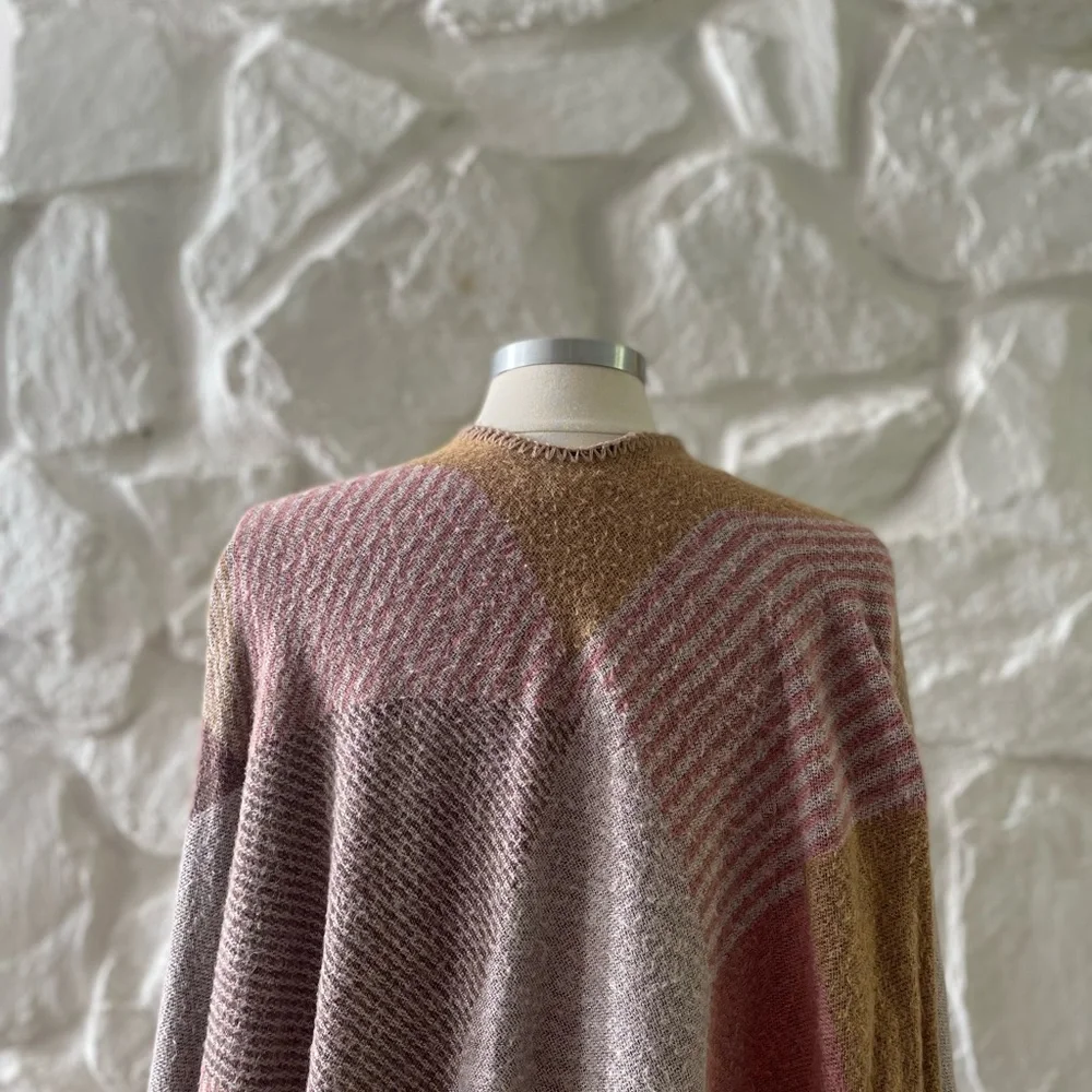 ❄️ World Market Brown Quilted Pattern Poncho Shrug OS - Picture 7 of 8